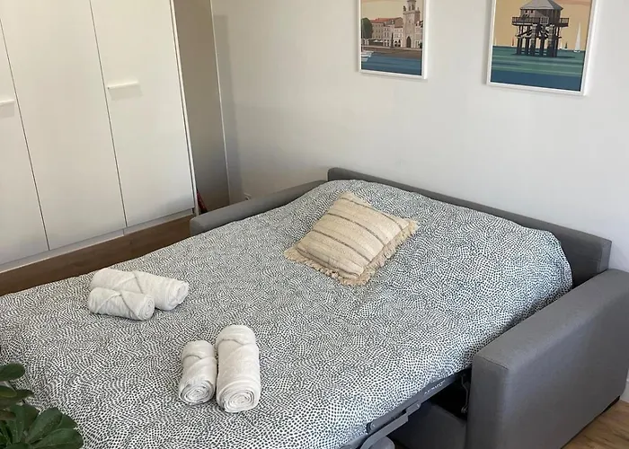 Le Petit Rochelais Proche Marche Et Gare Sncf