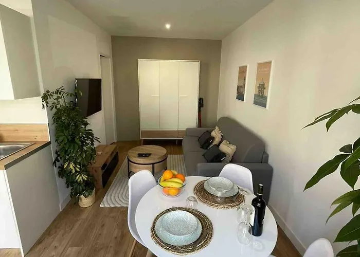 Le Petit Rochelais Proche Marche Et Gare Sncf La Rochelle (Charente-Maritime)