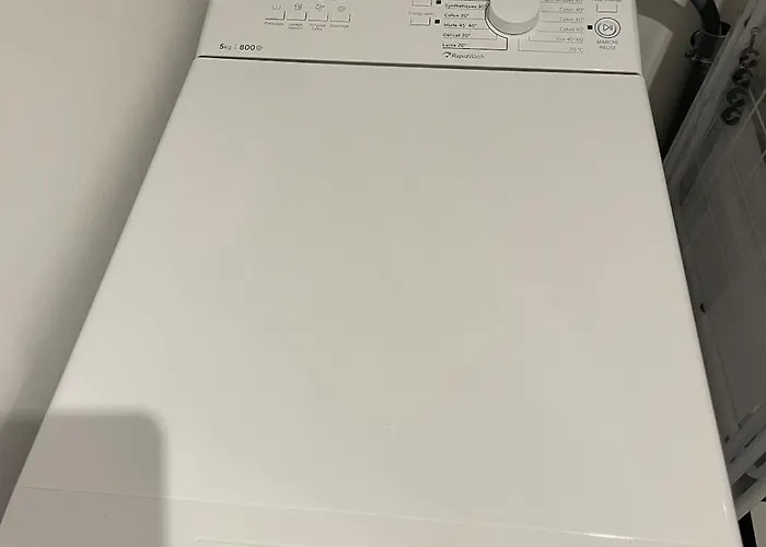 Le Petit Rochelais Proche Marche Et Gare Sncf *