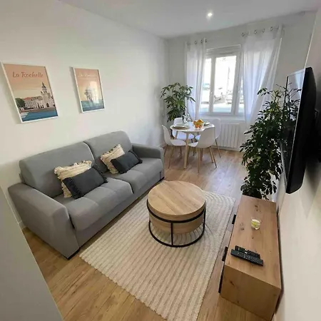 Le Petit Rochelais Proche Marche Et Gare Sncf 라로셸