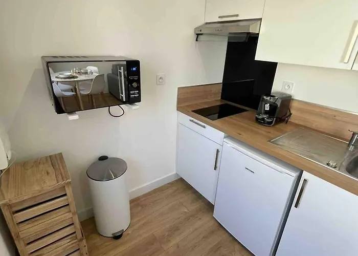 Le Petit Rochelais Proche Marche Et Gare Sncf *