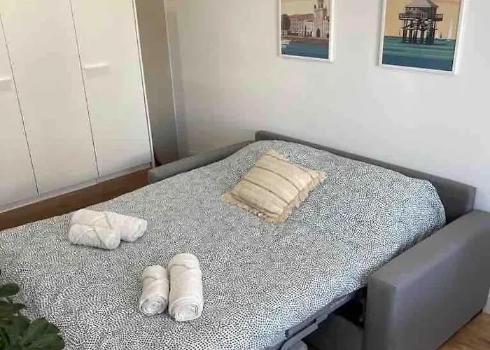 Le Petit Rochelais Proche Marche Et Gare Sncf * 라로셸